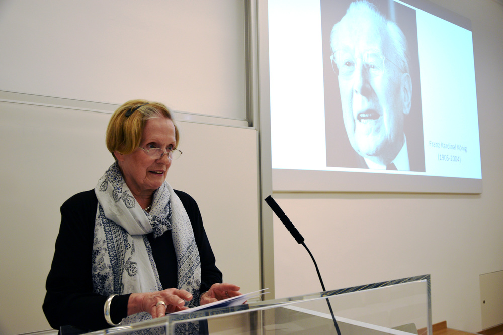 Dr. Annemarie Fenzl (Kardinal-König-Stiftung) spricht Grußworte