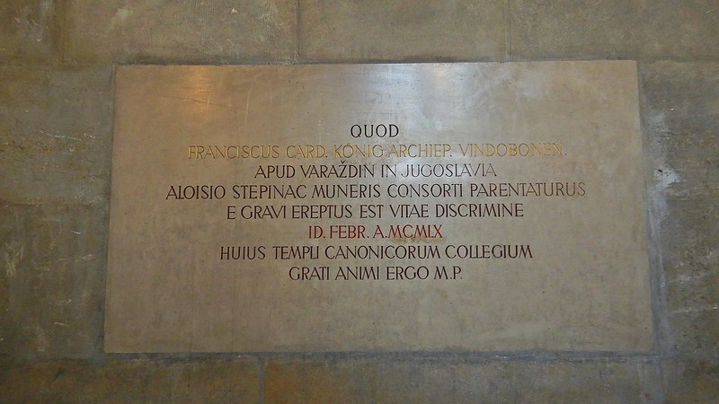 Votivtafel in der Adlerturmhalle des Wiener Stephansdomes (Übersetzung siehe Text unten)